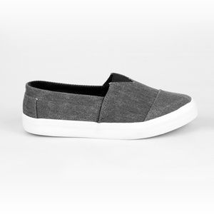 nature breeze slip on women's canvas sneakers